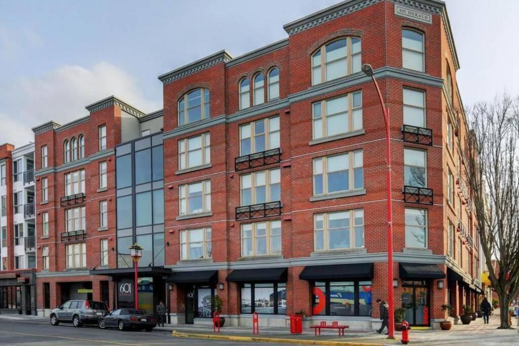 Clean 3Rd Floor Executive 1 Bedroom Apt In Old Town China Town Victoria Exterior foto